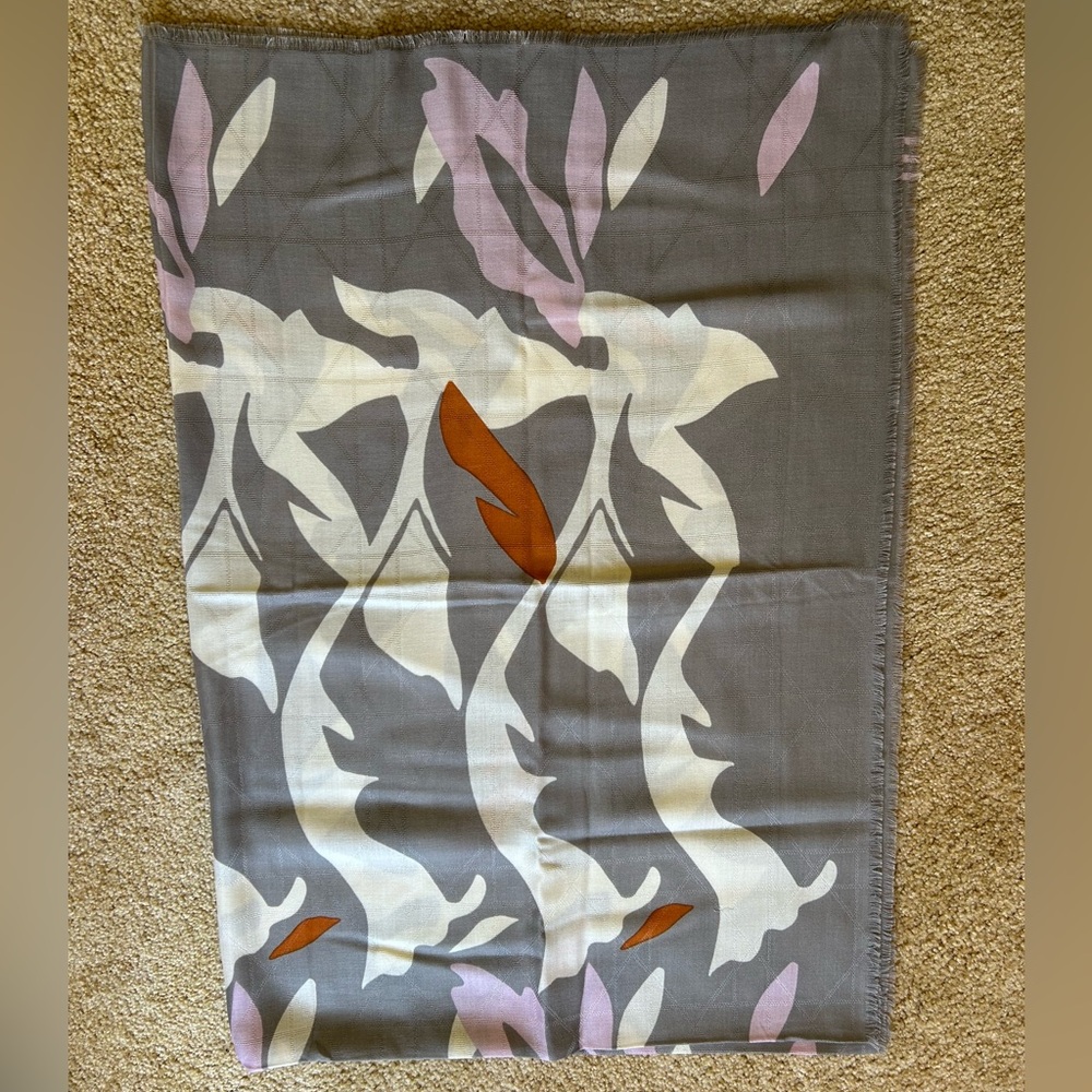 Abstract Leaf Print Scarf Grey silk-blend abstract print raw-edge scarf - Picture 3 of 5